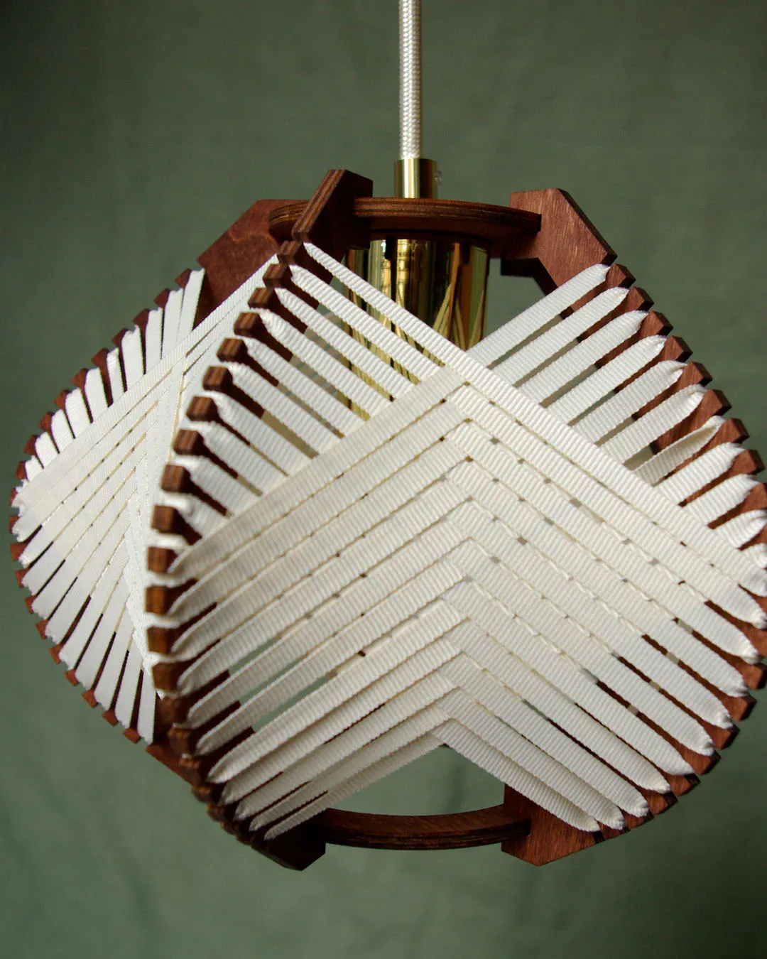 Baladeuse intertwined lamp