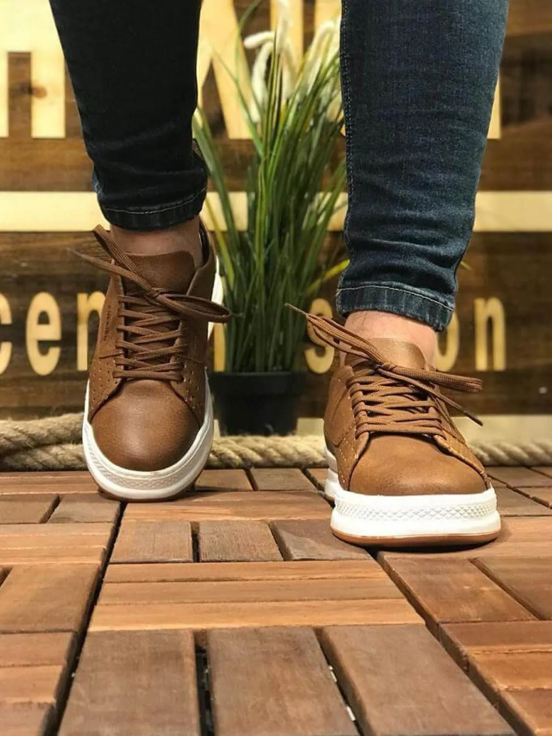 Brown Sneaker CH043 Streetwear Sneaker