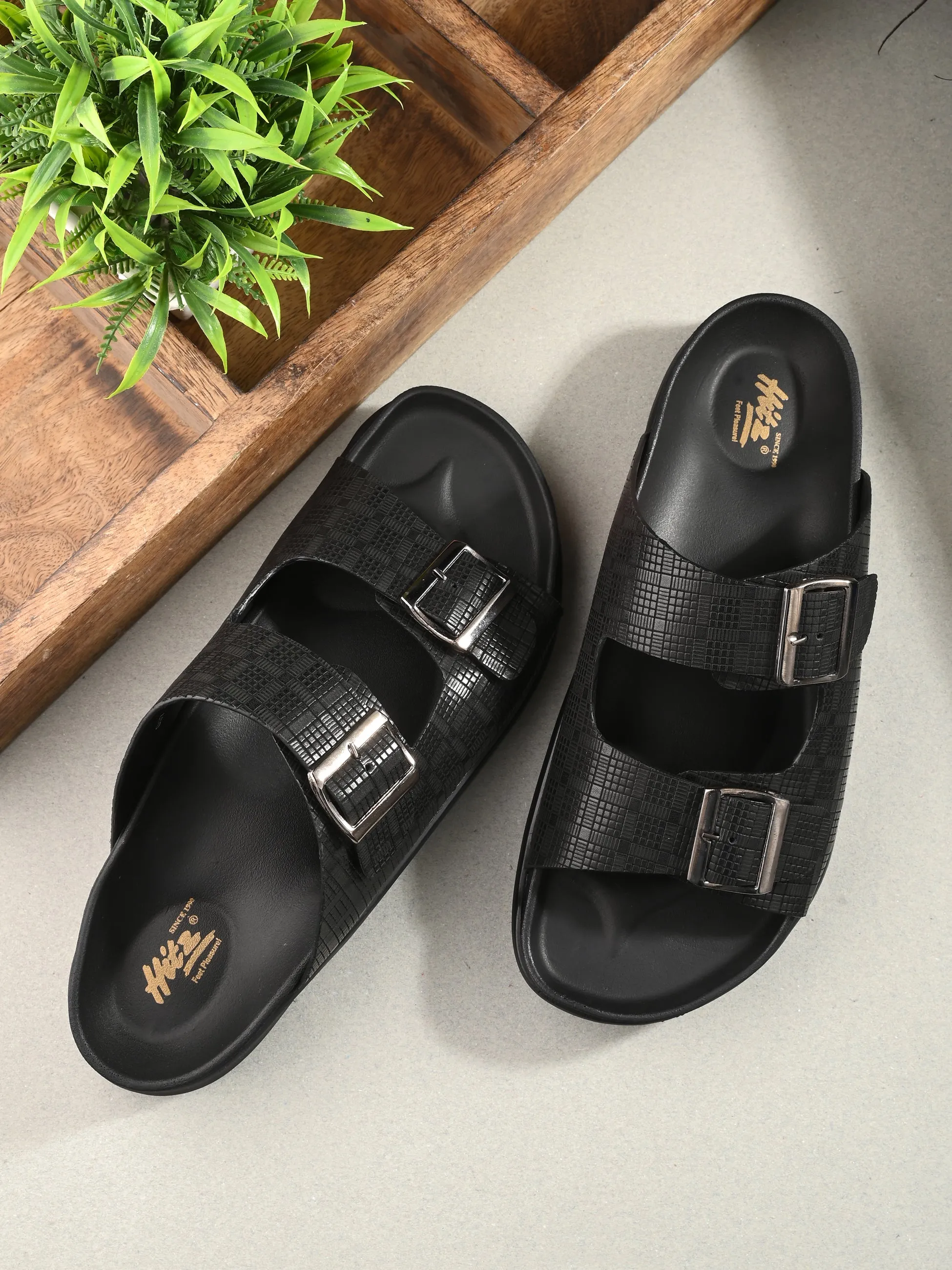 Hitz Men's Black Leather Open Toe Slippers