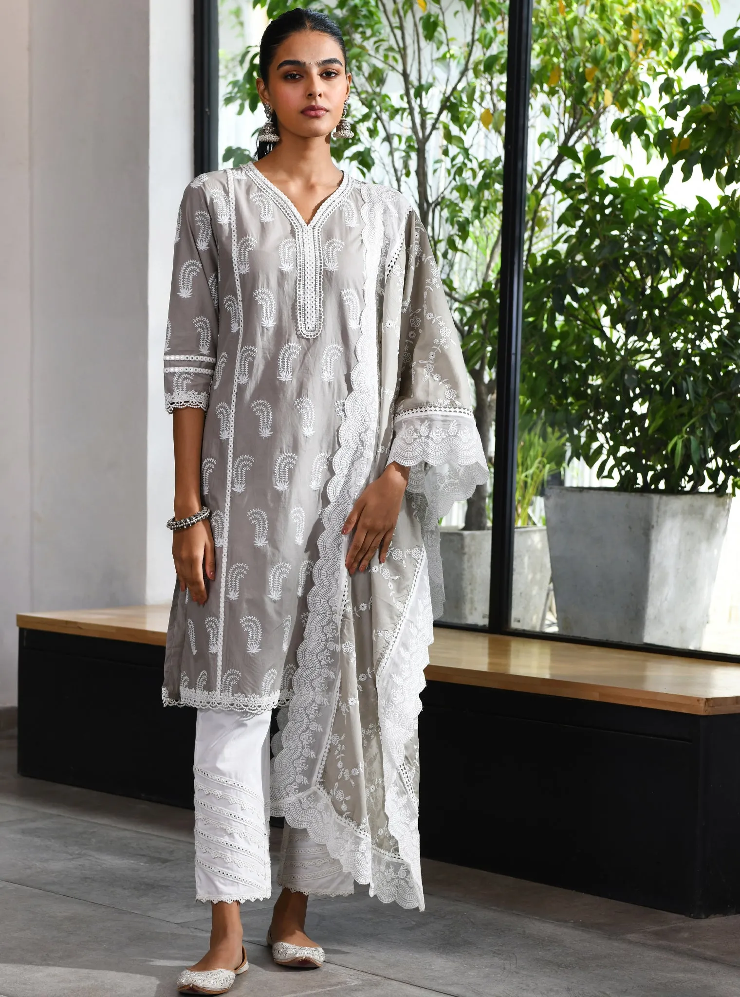 Mulmul Cotton Fifi Grey Kurta With Mulmul Cotton Wade Mirror Gota White Pant