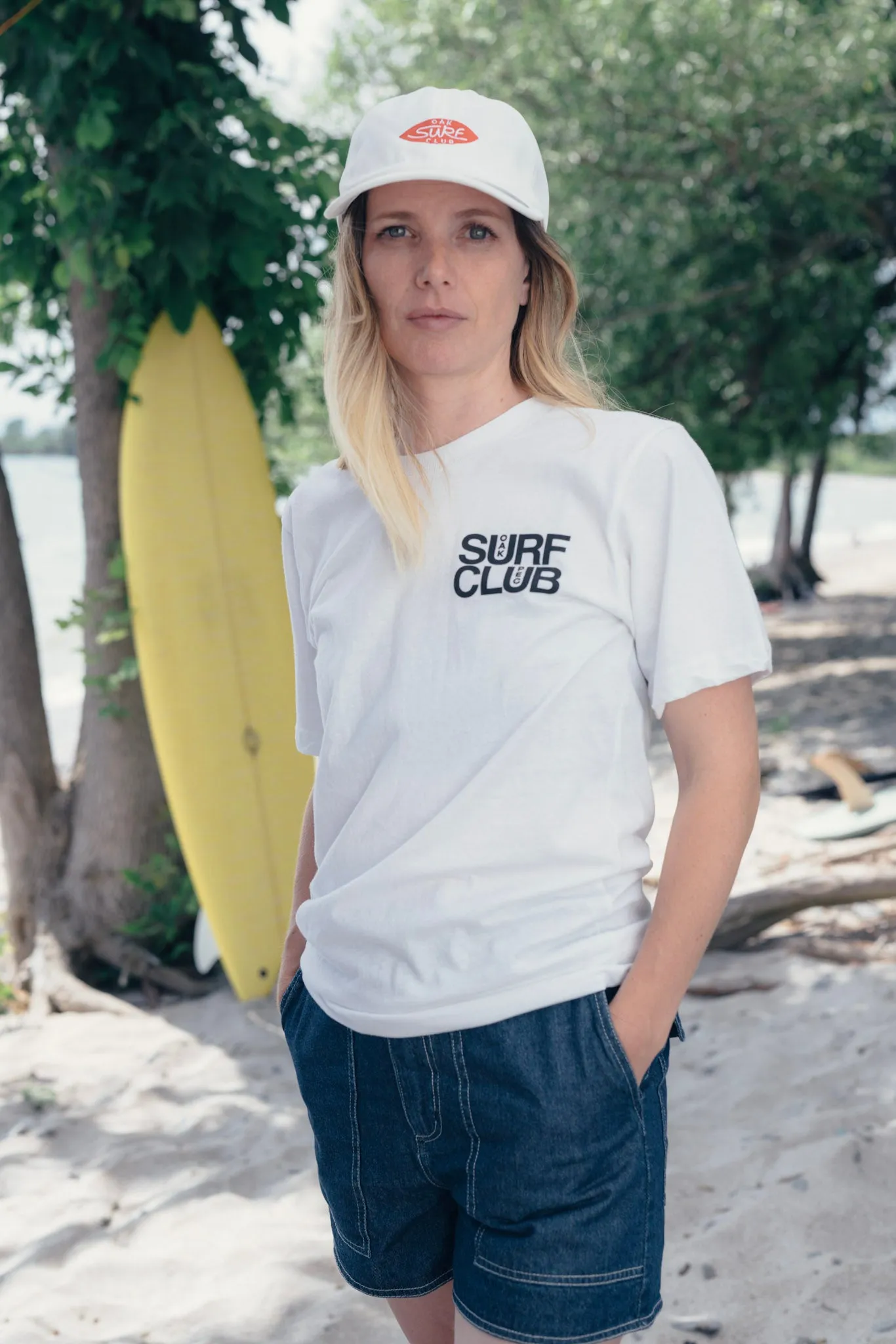 OAK SURF CLUB UNISEX PEC TEE - WHITE