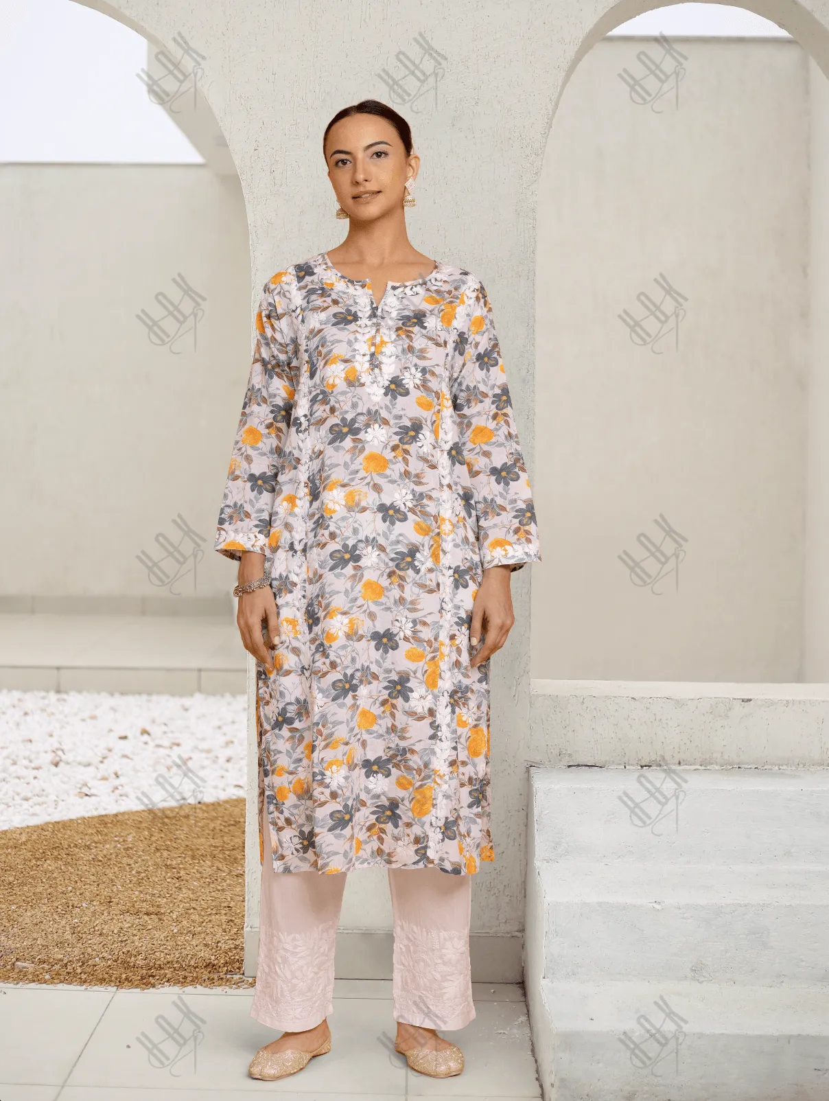 Saba Chikankari Kurta in Mul cotton in Grey Floral