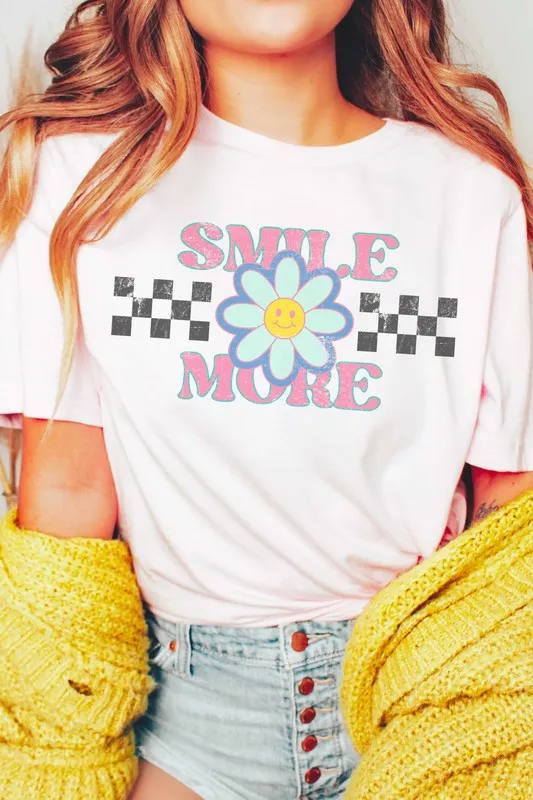 SMILE MORE DAISY HAPPY FACE GRAPHIC TEE