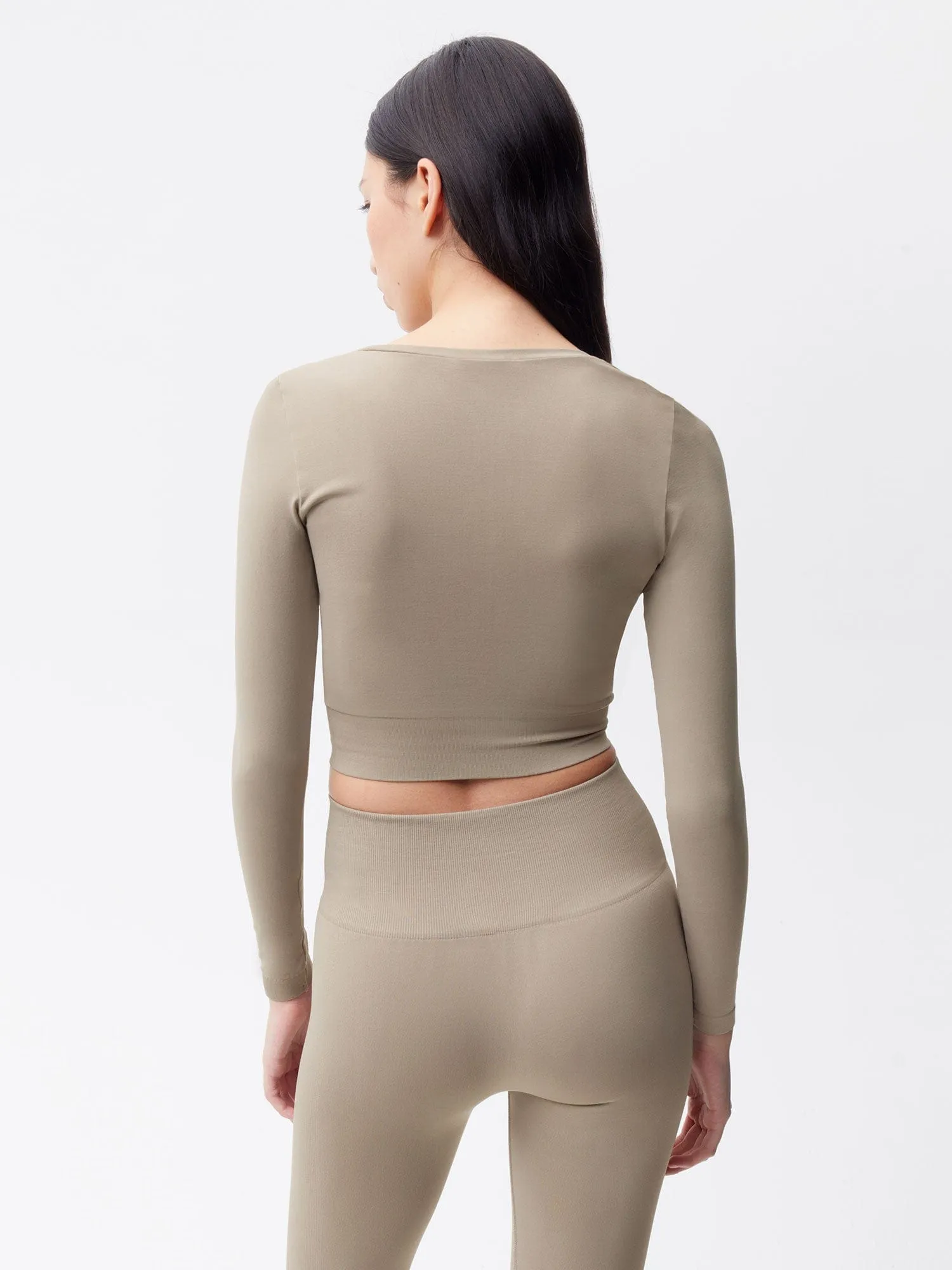 Women's Plant-Stretch Long Sleeve Cropped Top—taupe